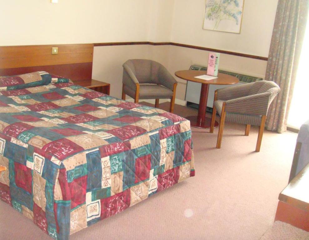 County Hotel Dover Room photo