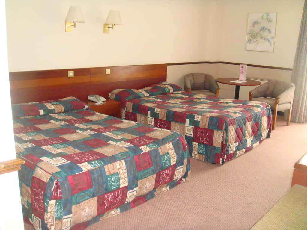 County Hotel Dover Room photo