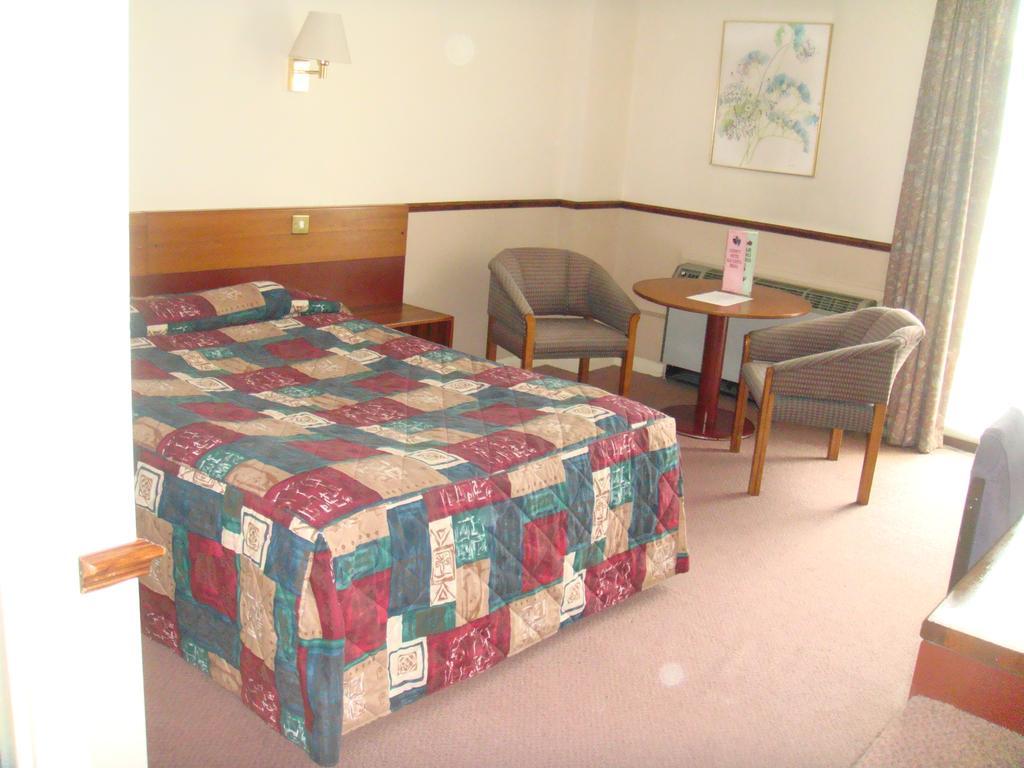 County Hotel Dover Room photo